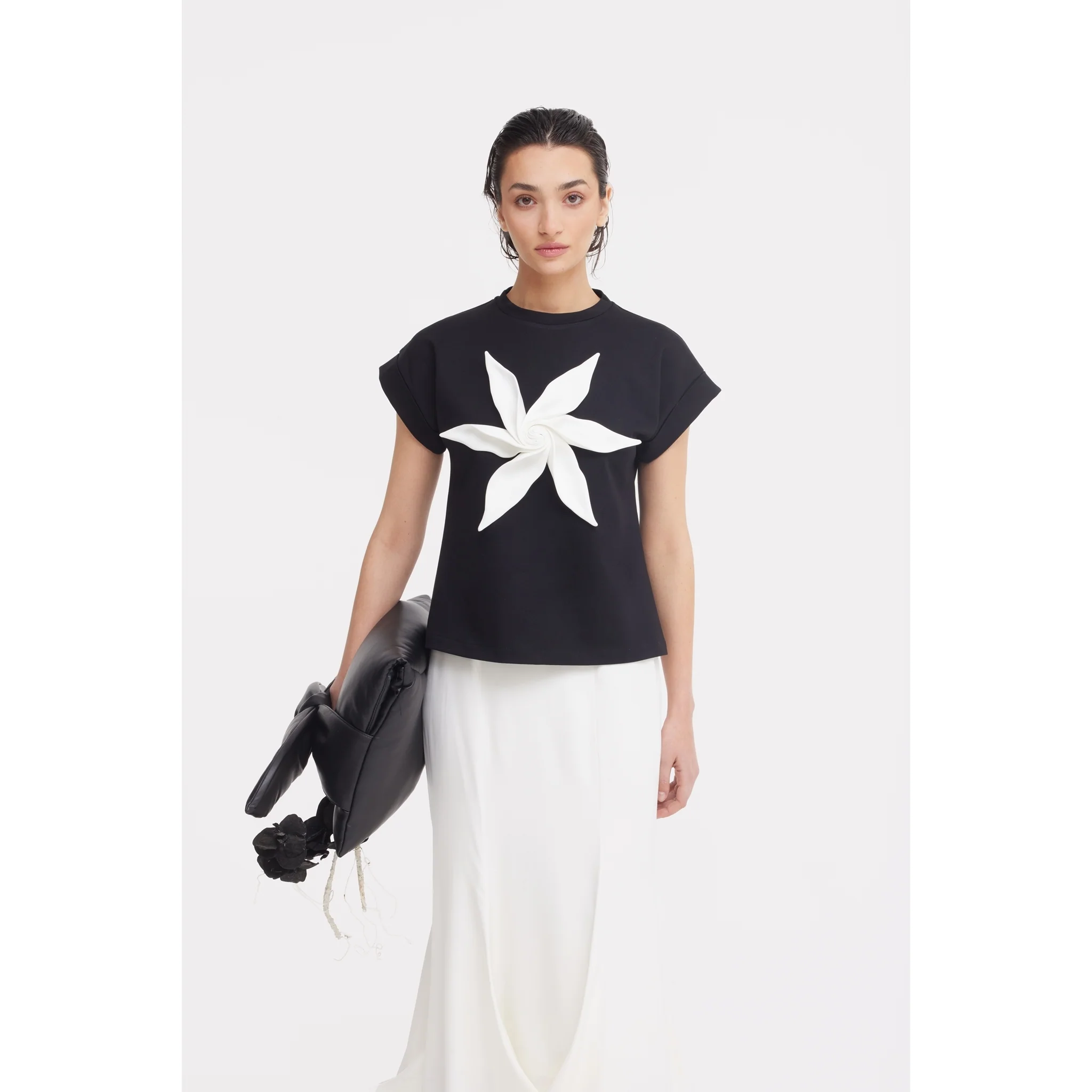 Crew-Neck Jersey T-Shirt With Flower - Black - Image 8