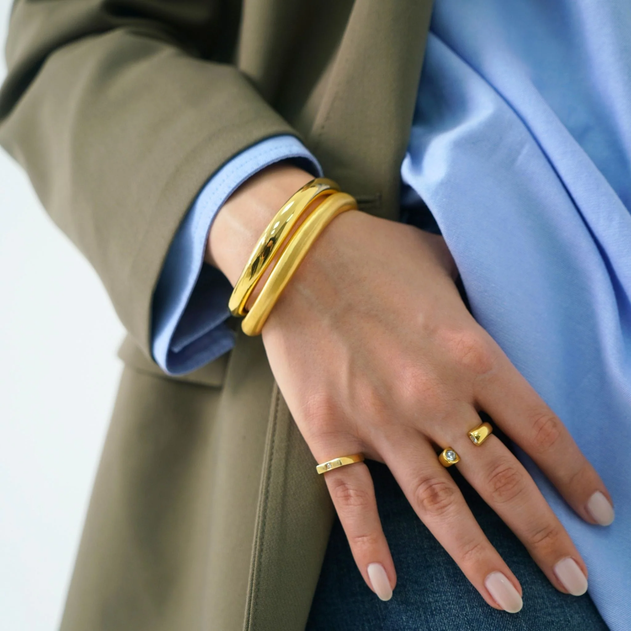 Thick Asymmetric Matte Gold Bracelet - Image 5