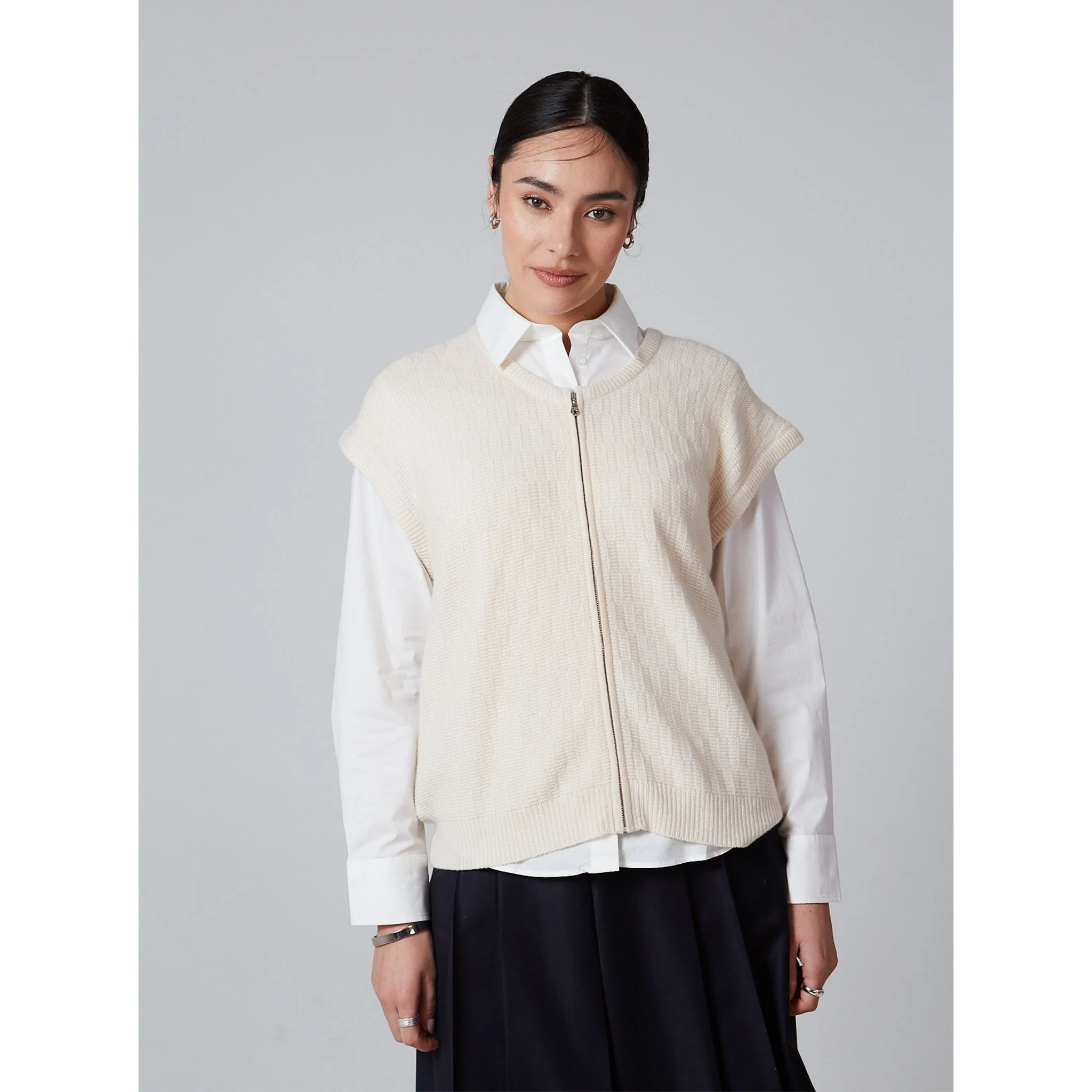 White Unisex Sleeveless Vest Arnau - Image 2