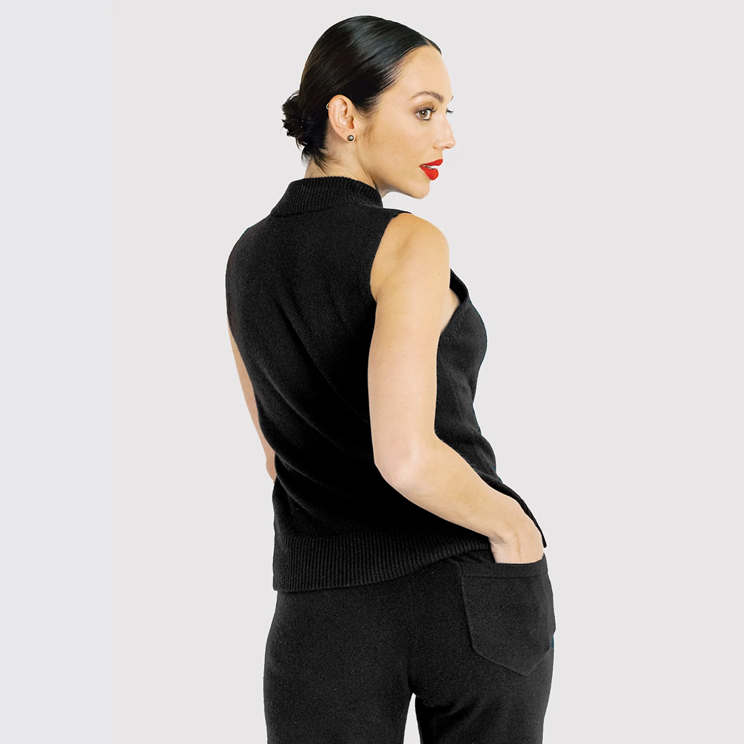 Cashmere Mockneck Sleeveless Top | Black - Image 4